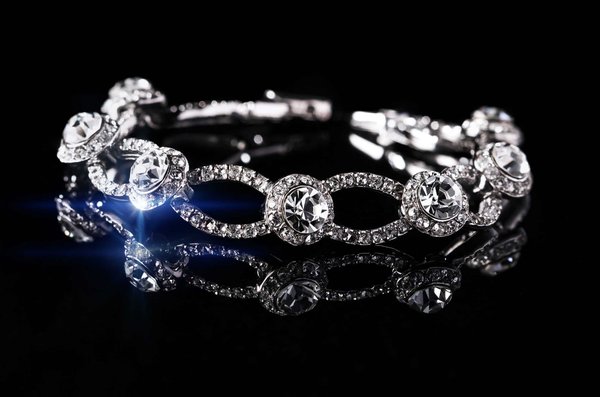 Quels sont les avantages et les inconvénients des bijoux fantaisie ?